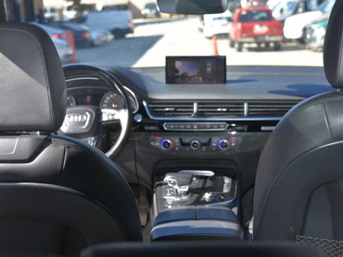 Used 2017 Audi Q7 2.0T Premium AWD/4WD image 48