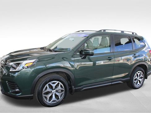 Used 2024 Subaru Forester Premium AWD/4WD image 9