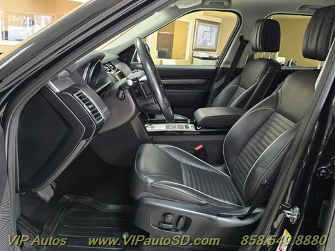 Used 2017 Land Rover Discovery First Edition image 20