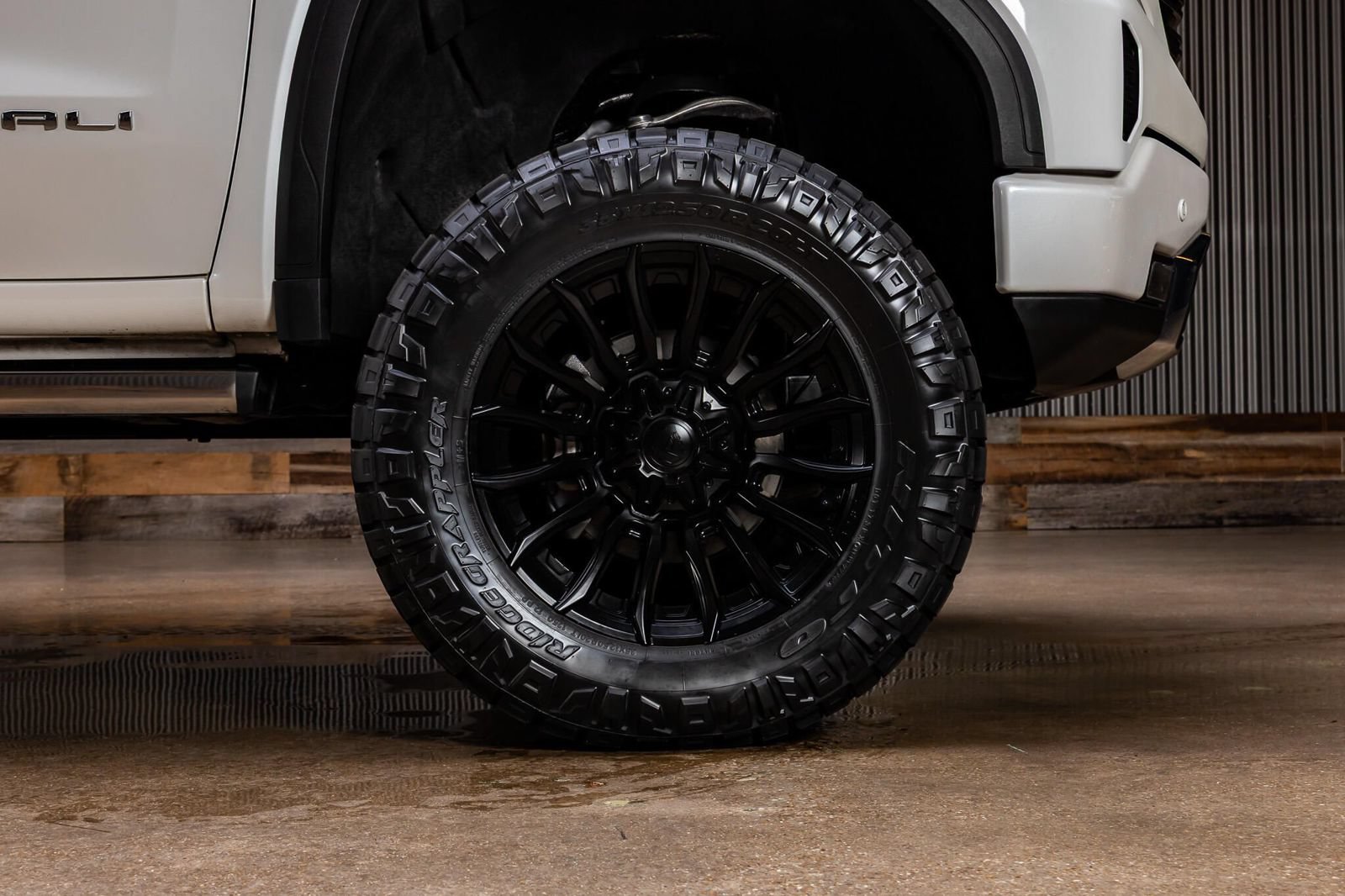 Used 2024 GMC Sierra 1500 Denali Ultimate AWD/4WD image 12