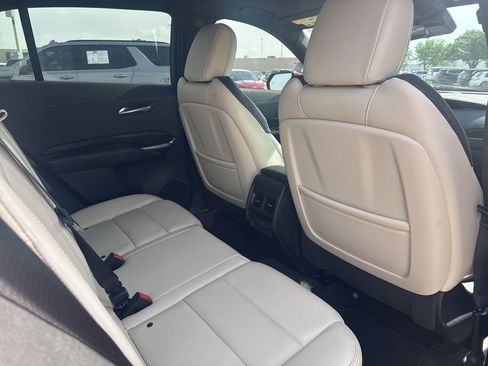 Used 2023 Cadillac XT4 Sport image 9