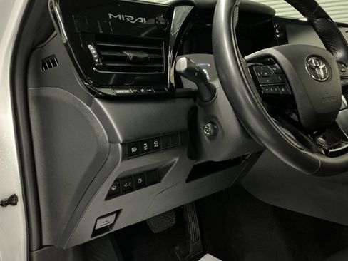 Used 2022 Toyota Mirai XLE image 17
