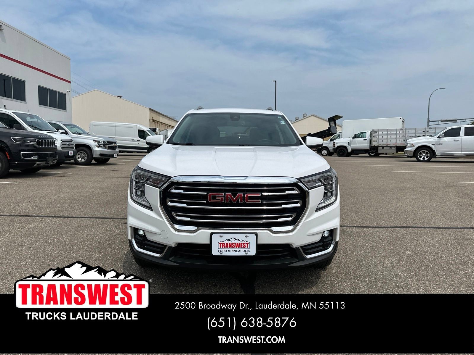 Used 2024 GMC Terrain SLT AWD/4WD image 7