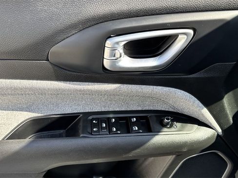 Used 2023 Jeep Compass Latitude w/ Sun and Sound Group image 41