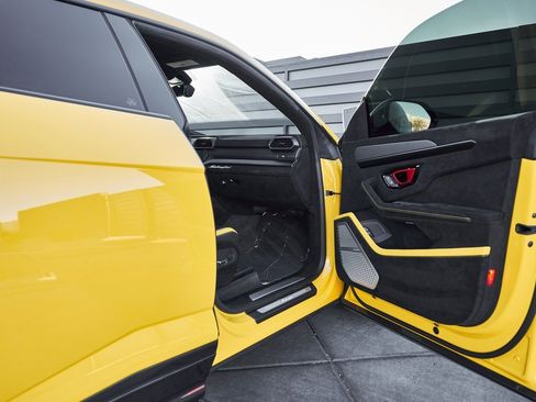 Used 2024 Lamborghini Urus Performante image 32