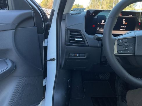 New 2026 Nissan Sentra SV w/ SV Convenience Package image 23