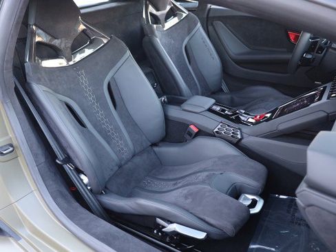 Used 2023 Lamborghini Huracan Tecnica RWD image 49