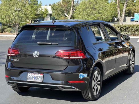 Used 2018 Volkswagen e-Golf SE w/ DC Fast Charging Package image 22