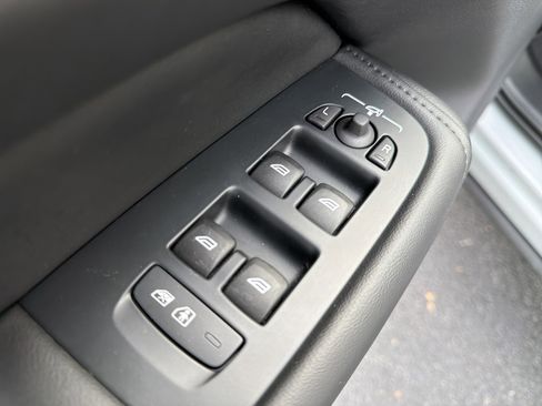 Certified 2025 Volvo XC60 B5 Plus image 15