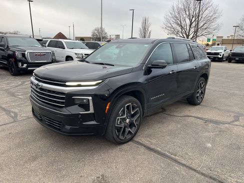 Certified 2025 Chevrolet Traverse High Country image 1