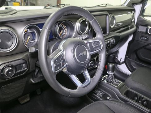 Used 2023 Jeep Wrangler Sahara image 26