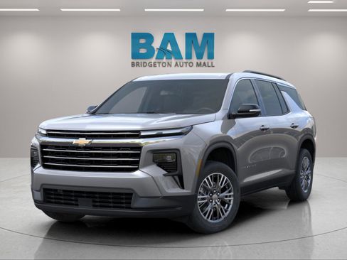 New 2026 Chevrolet Traverse LT w/ Driver Confidence Package image 3