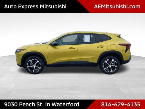 Used 2024 Chevrolet Trax RS w/ Sunroof Package image 4