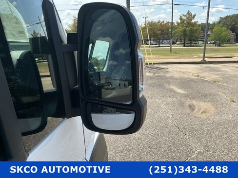 Used 2025 RAM ProMaster 2500 w/ Convenience Group FWD image 11