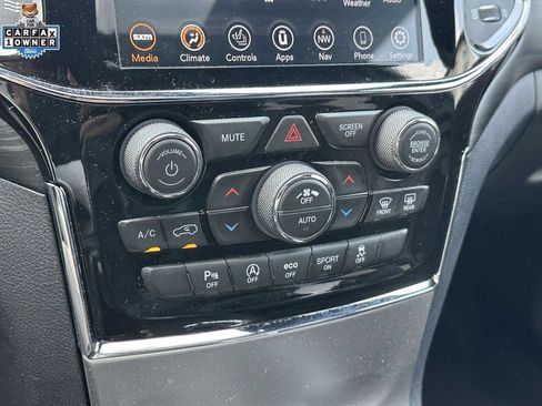 Used 2020 Jeep Grand Cherokee Altitude AWD/4WD image 28