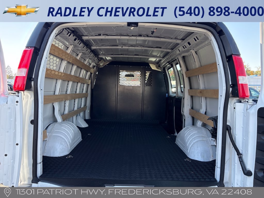 Used 2025 GMC Savana 2500 w/ Driver Convenience Package RWD image 9