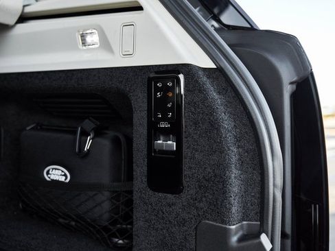 Used 2024 Land Rover Range Rover SV image 20