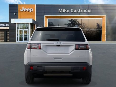 New 2026 Jeep Cherokee Laredo image 7