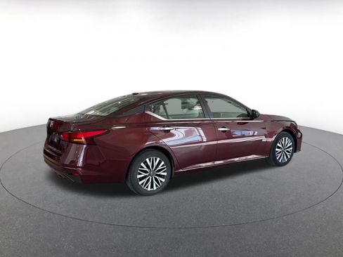 Used 2025 Nissan Altima 2.5 SV image 15