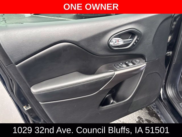 Used 2019 Jeep Cherokee Limited w/ Luxury Group AWD/4WD image 13