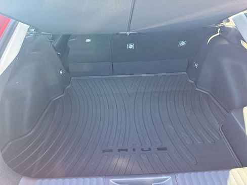 New 2026 Toyota Prius LE FWD image 33
