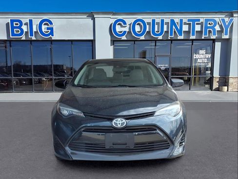 Used 2018 Toyota Corolla LE image 2
