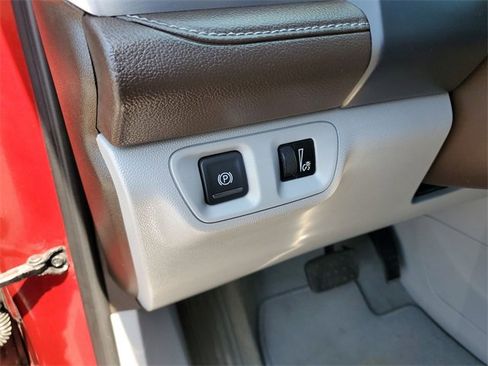 Certified 2023 GMC Acadia SLT image 17