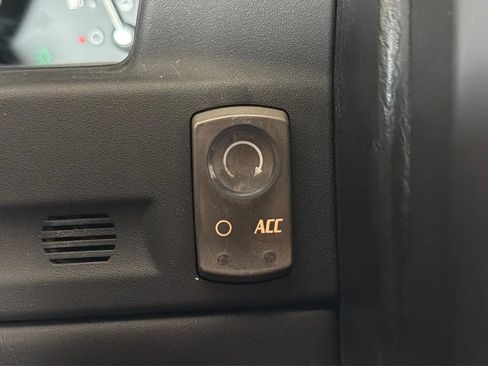 Used 2004 Cadillac XLR RWD image 27