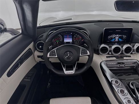 Used 2018 Mercedes-Benz AMG GT Roadster image 23
