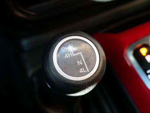 Used 2020 Jeep Wrangler Sport image 22