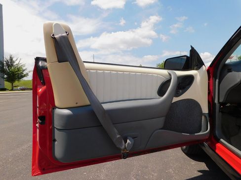 Used 1992 Pontiac Sunbird SE image 15