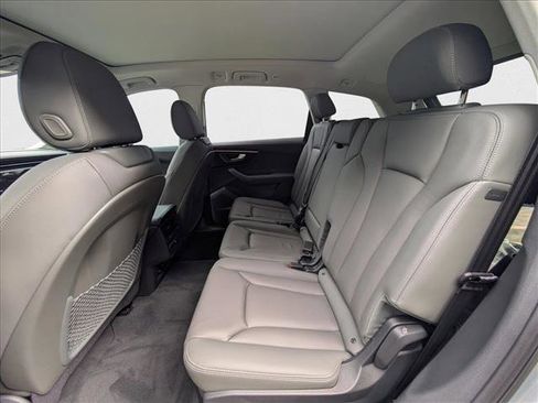 New 2025 Audi Q7 2.0T Premium image 18
