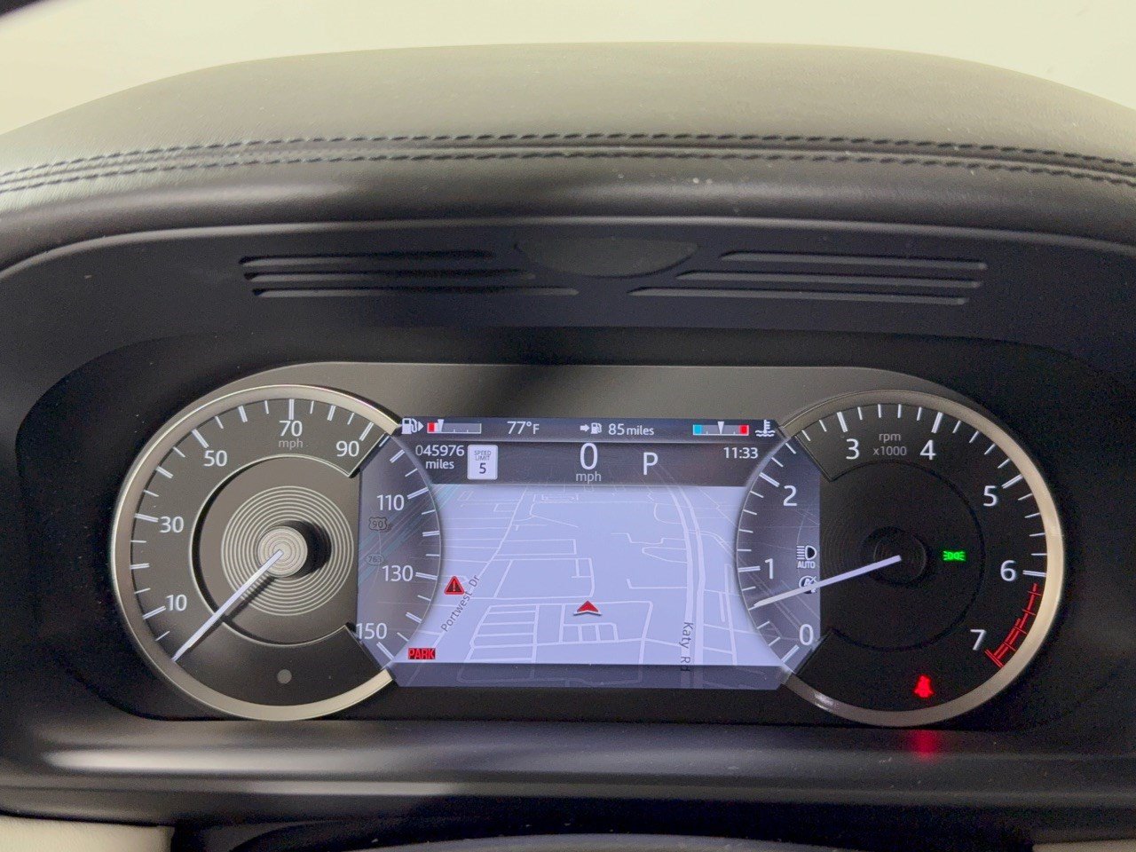 Used 2023 Land Rover Discovery Metropolitan Edition AWD/4WD image 26