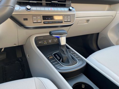 Used 2025 Hyundai Kona SEL image 42