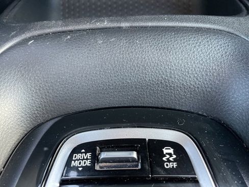 Used 2025 Toyota Corolla SE image 44