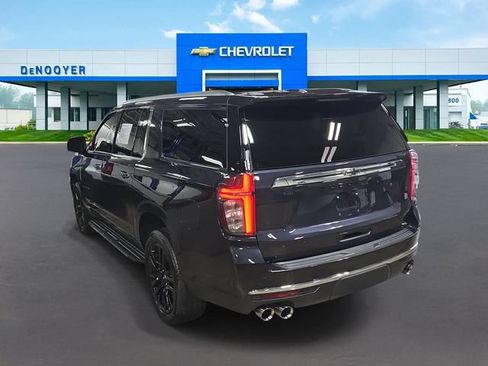 Used 2024 Chevrolet Suburban Premier w/ Premium Package AWD/4WD image 11