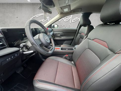 New 2026 Nissan Kicks SR w/ Interior Electronics Package FWD image 20