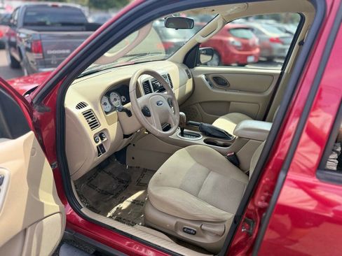 Used 2006 Ford Escape XLT image 10