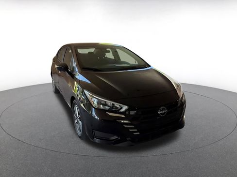 Used 2025 Nissan Versa SV FWD image 3