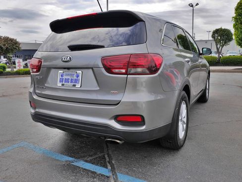 Used 2019 Kia Sorento AWD image 5