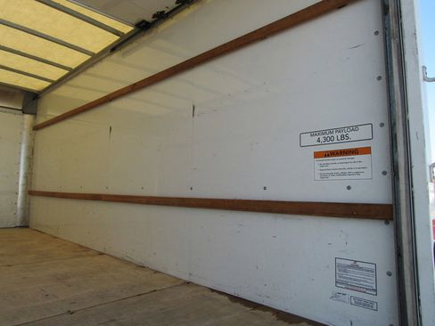 Used 2022 GMC Savana 3500 Extended w/ Power Convenience Package image 17