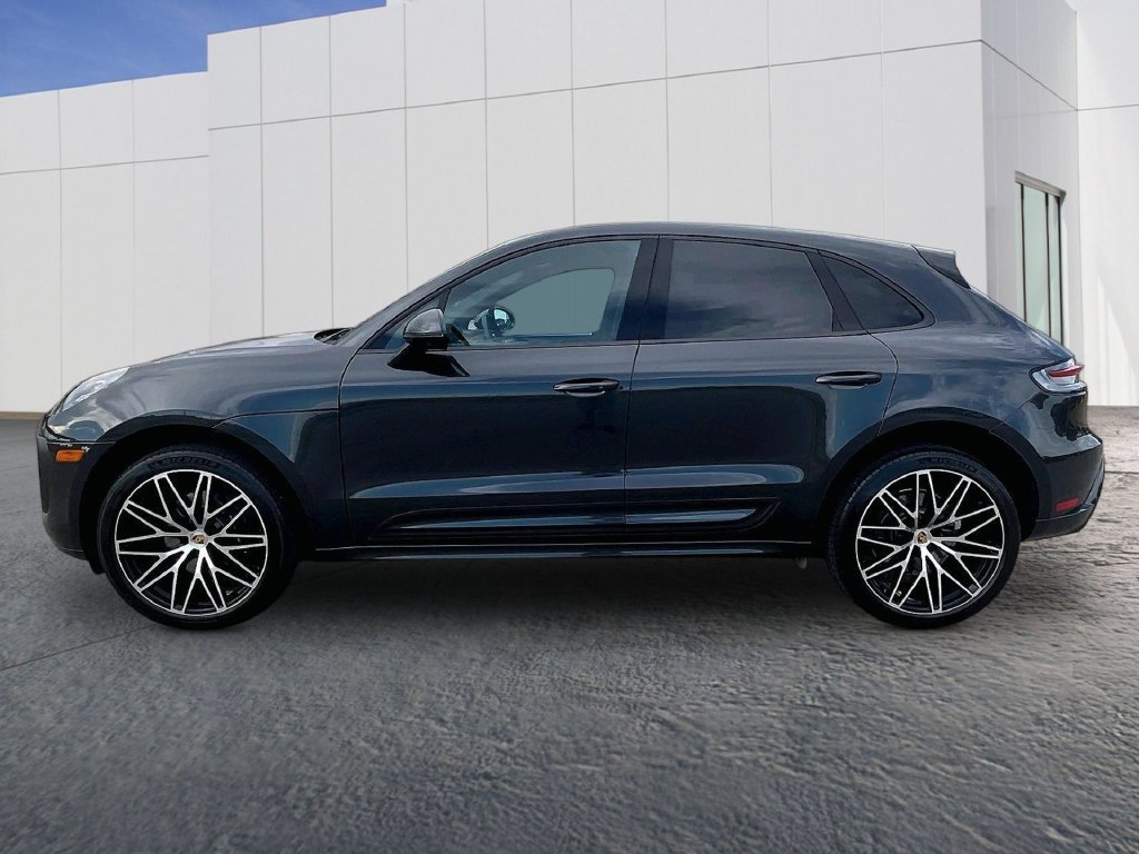 Certified 2026 Porsche Macan AWD/4WD image 2