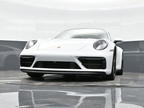 Certified 2022 Porsche 911 Carrera GTS image 41