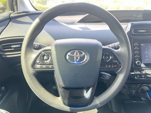 Used 2021 Toyota Prius LE w/ Carpet Mat Package (TMS) FWD image 9