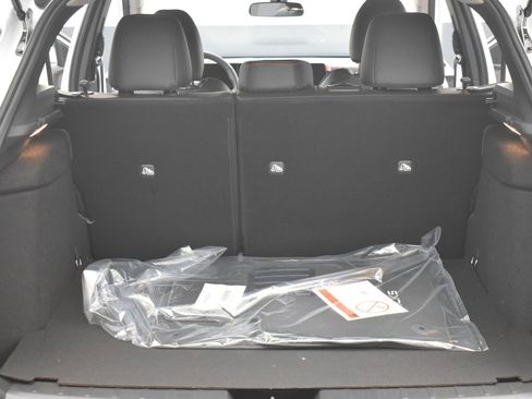 Certified 2025 Nissan Kicks SR image 16