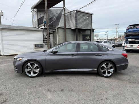 Used 2018 Honda Accord Touring image 7