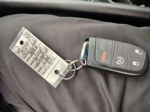 Certified 2024 Jeep Compass Limited image 34