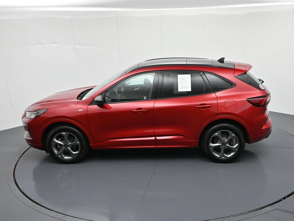 Used 2023 Ford Escape ST-Line w/ Tech Pack #1 AWD/4WD image 18