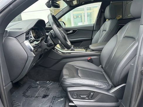 Used 2021 Audi Q8 Prestige w/ Prestige Package image 19