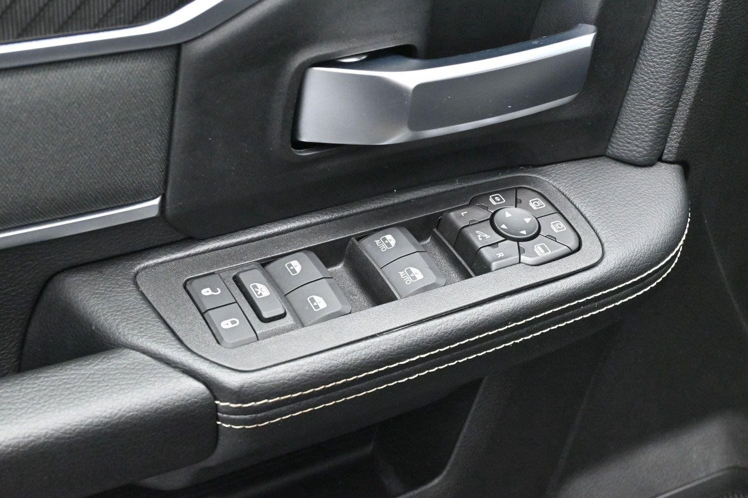 Used 2026 RAM 3500 Big Horn AWD/4WD image 10